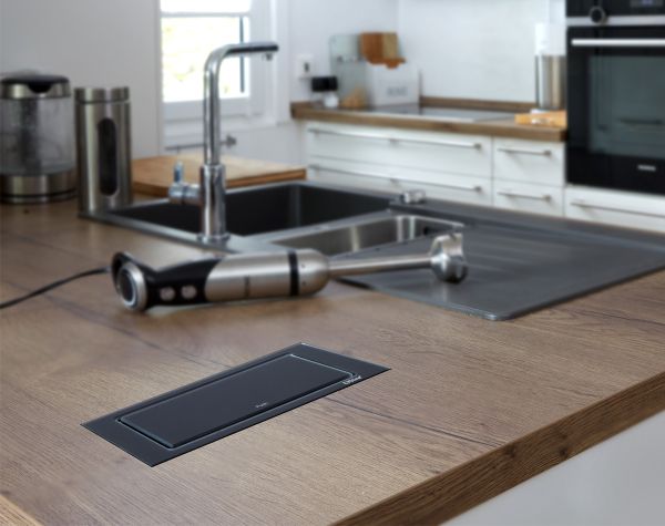 Поворотный блок розеток EVOline BackFlip 2x220+USB-C зарядное