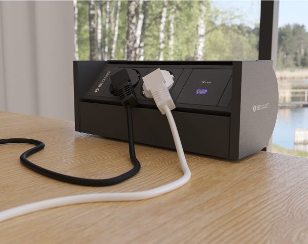Накладний блок розеток Prisma 4x230. Поворот кришки на 90°